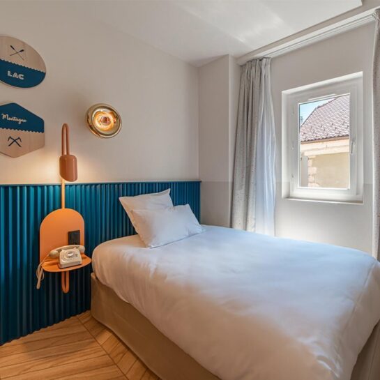 Chambres simples de notre hôtel 3 étoiles à Annecy bénéficient de tout le confort nécessaire pour un séjour réussi au cœur de la ville.